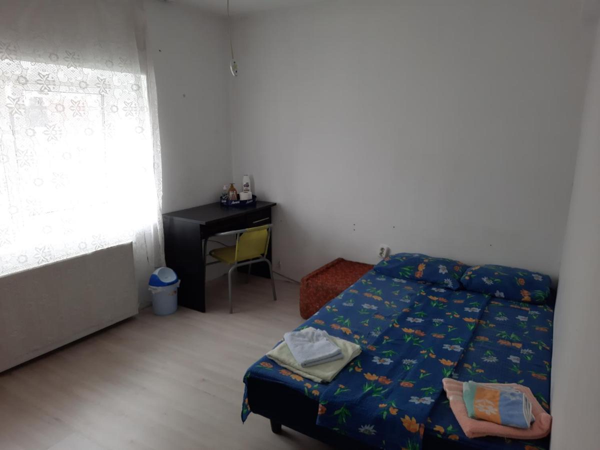 Casa Cu Curte Hotel Brasov Bagian luar foto
