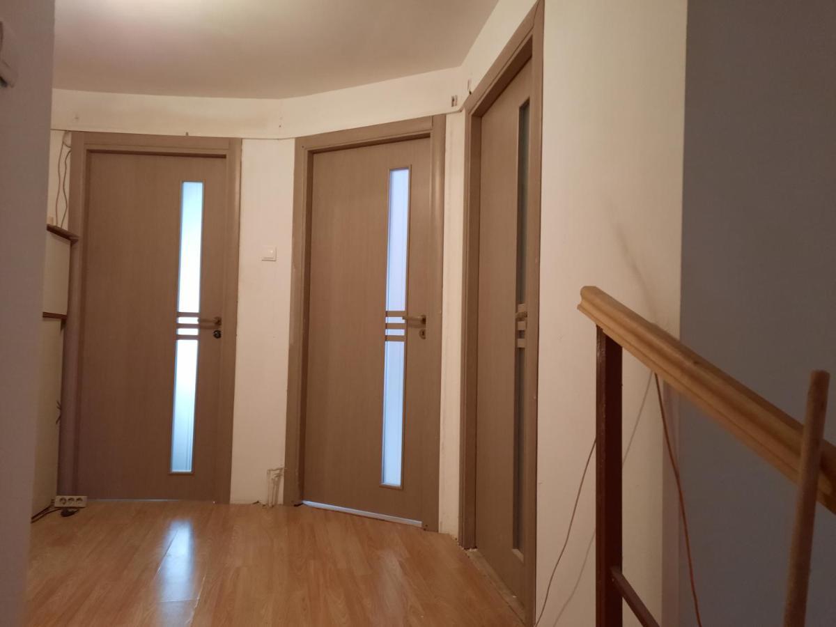 Casa Cu Curte Hotel Brasov Bagian luar foto